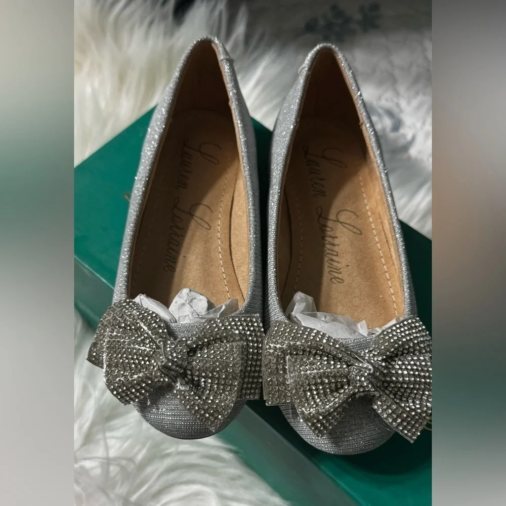 Lauren Lorraine Sparkling Silver Girls Flats with Bow Size 9.5 Holiday Shoes,NIB